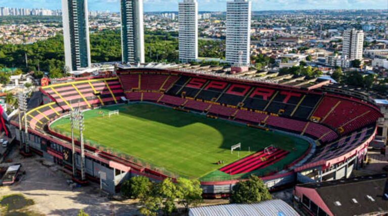 A pintura da Ilha do Retiro é em parceria com a Iquine.