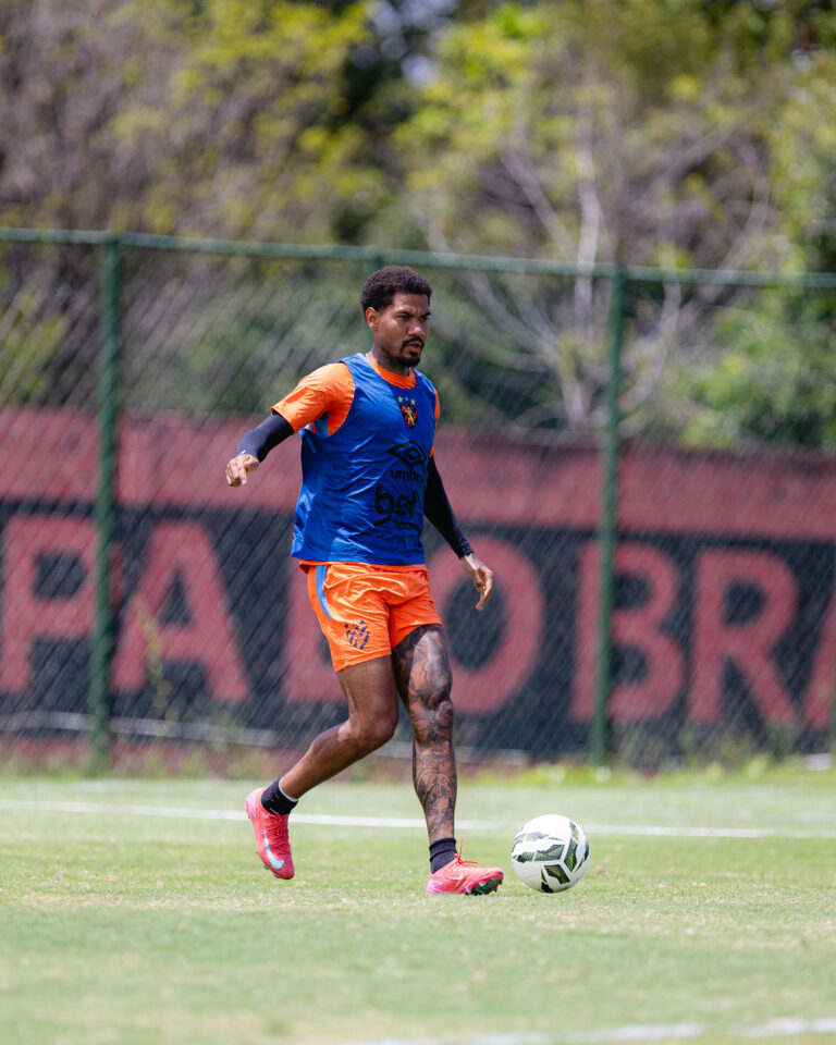 Zé Gabriel mira semifinal do Pernambucano: “Estamos nos fortalecendo”
