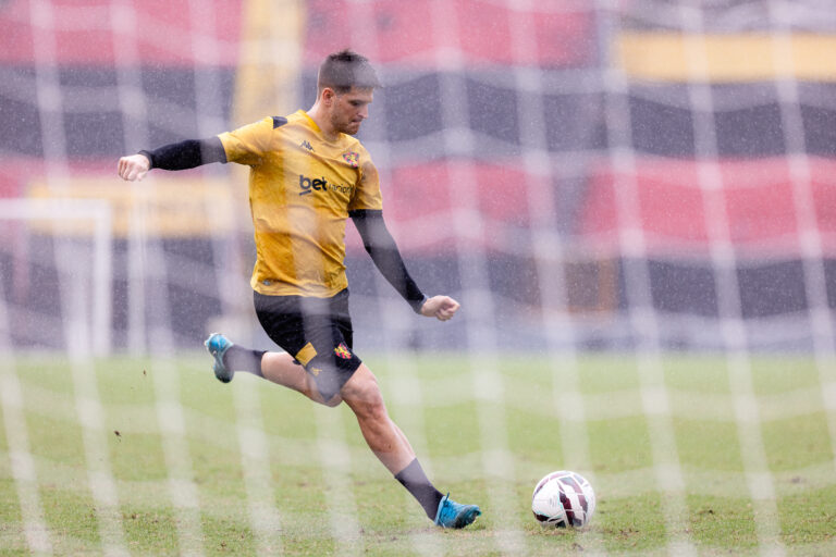 Pedro Perotti conversou sobre os bons números do ataque após o treino desta sexta-feira (15). Foto: Paulo Paiva/SCR
