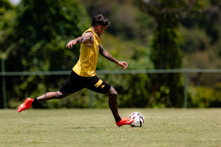 Uruguaio Diego Hernández é uma das armas do Leão na Série B. (Foto/Divulgação: Paulo Paiva/SCR)