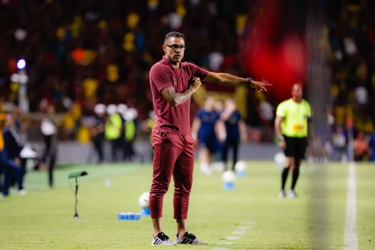 Roger comemora vaga na final: “Era o nosso primeiro objetivo no ano”