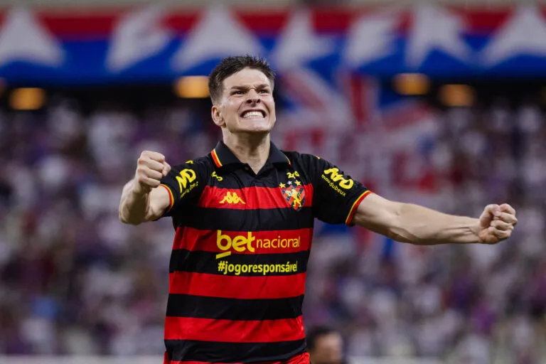 Perotti teve mais uma grande noite com a camisa do Leão. Foto: Paulo Matheus/ SCR