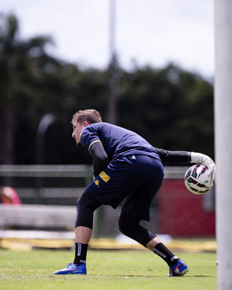 Destaque no último jogo, goleiro Thiago Couto estará à disposição do Leão para mais um desafio na Série B. (Foto: Paulo Paiva/SCR)
